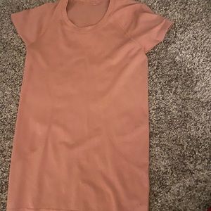 Lulu Lemon Swiftly Tech coral Size 6